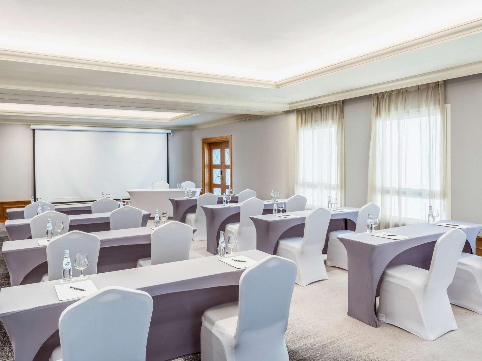 Moevenpick Hotel Doha Eksteriør billede