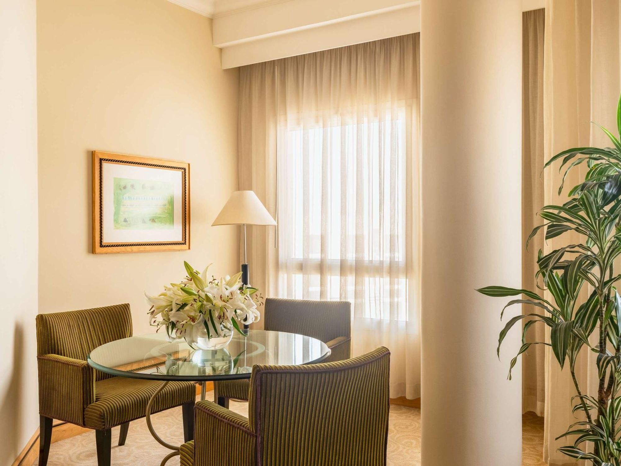Moevenpick Hotel Doha Eksteriør billede