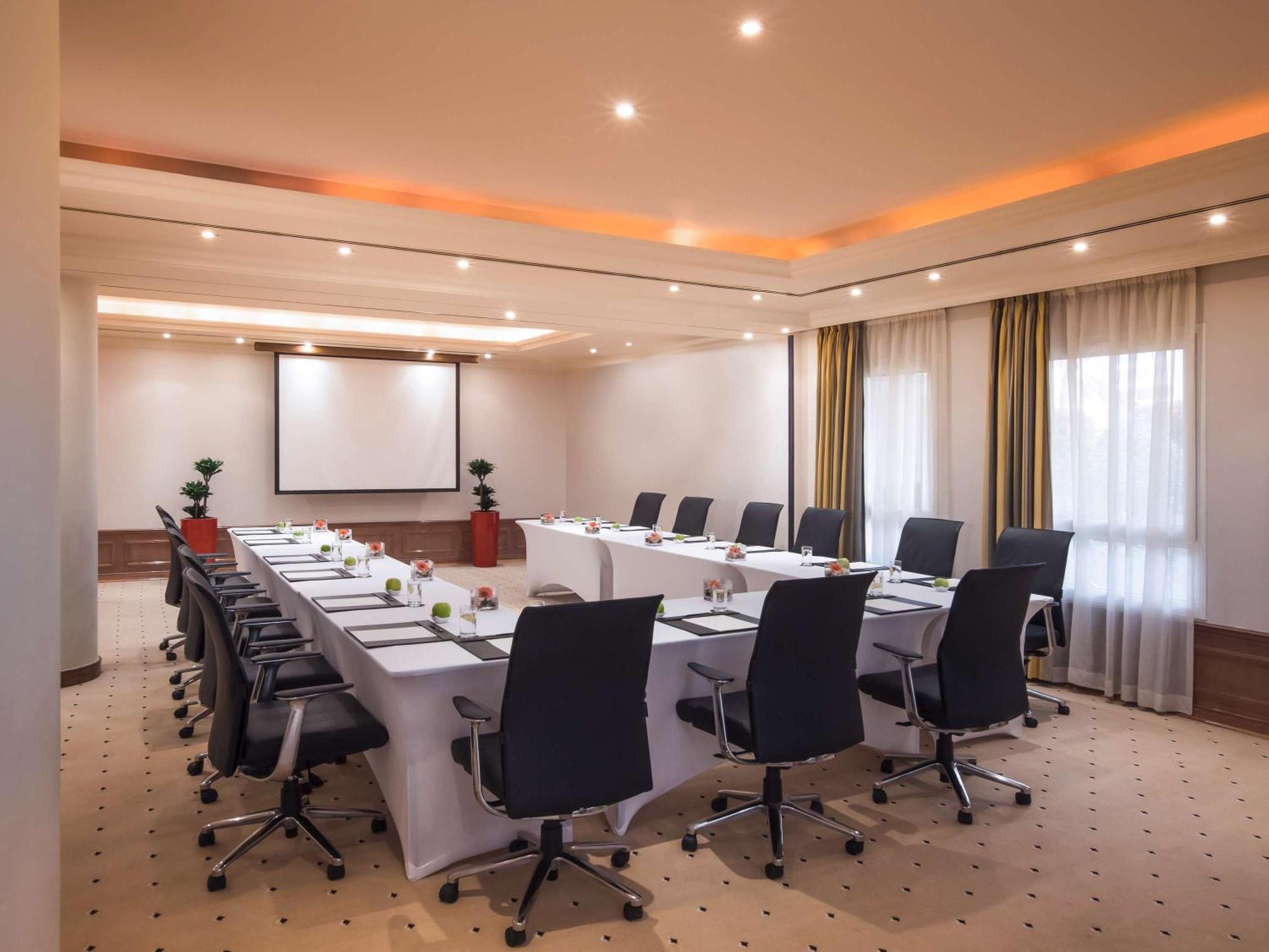 Moevenpick Hotel Doha Eksteriør billede